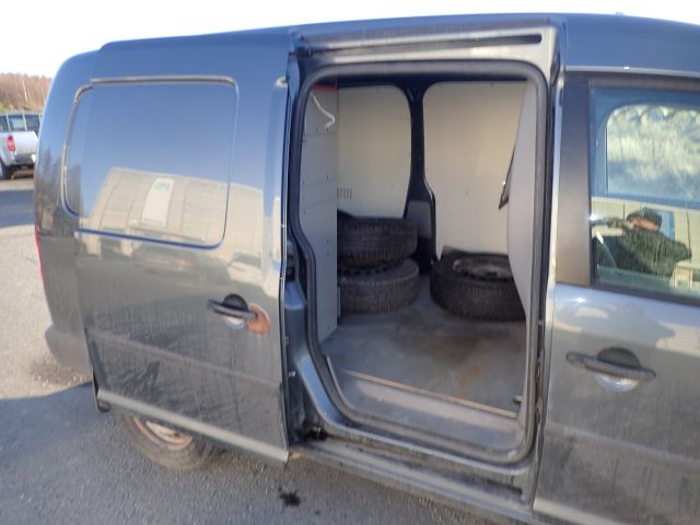 687947-45 VW Caddy Maxi 1.9 TDI -10 Reg no. KCJ879