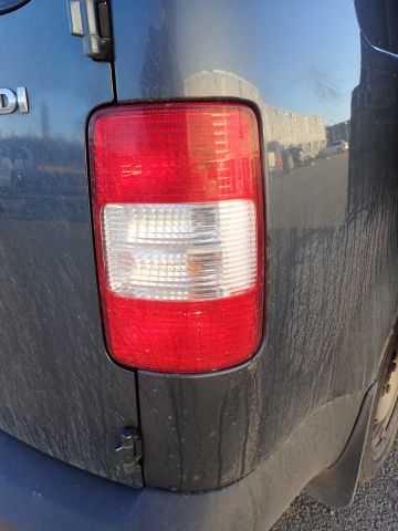 687947-49 VW Caddy Maxi 1.9 TDI -10 Reg no. KCJ879