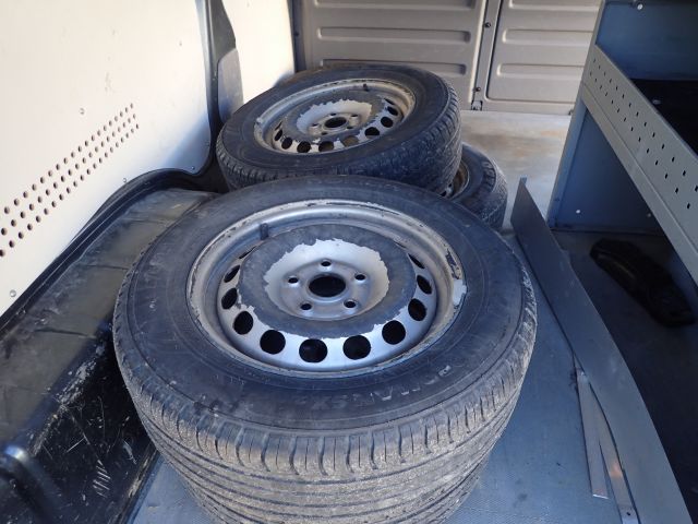 687947-65 VW Caddy Maxi 1.9 TDI -10 Reg no. KCJ879