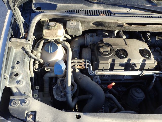 687947-72 VW Caddy Maxi 1.9 TDI -10 Reg no. KCJ879