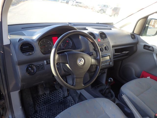 687947-79 VW Caddy Maxi 1.9 TDI -10 Reg no. KCJ879