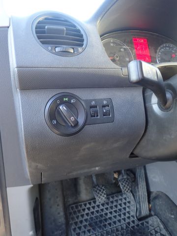 687947-84 VW Caddy Maxi 1.9 TDI -10 Reg no. KCJ879