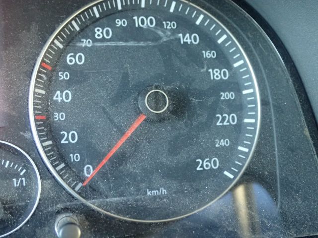 687947-90 VW Caddy Maxi 1.9 TDI -10 Reg no. KCJ879