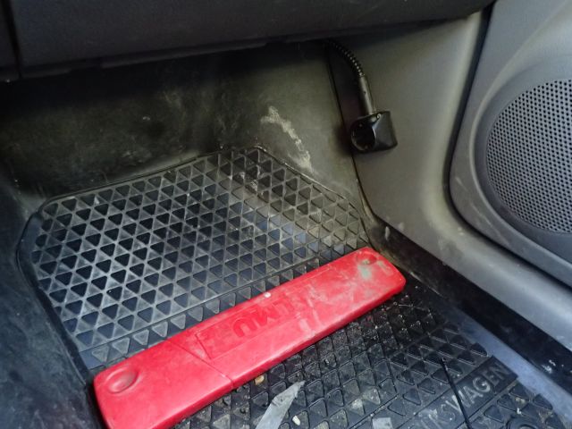 687947-94 VW Caddy Maxi 1.9 TDI -10 Reg no. KCJ879