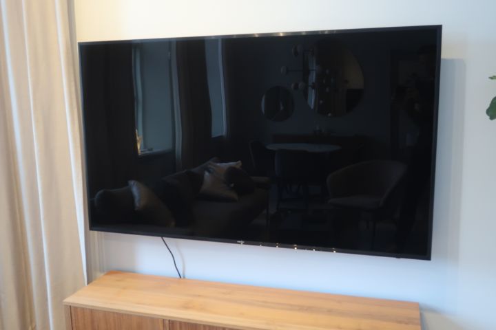 718222-4 UHD TV, Samsung 75"