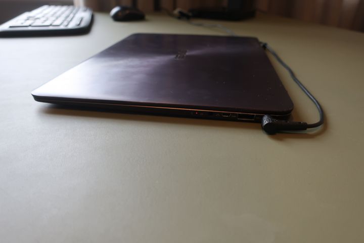 718242-9 Laptop, ASUS UX305C