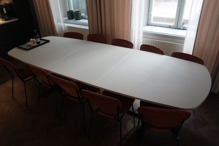 719170-2 Conference / dining table, Kinnarps
