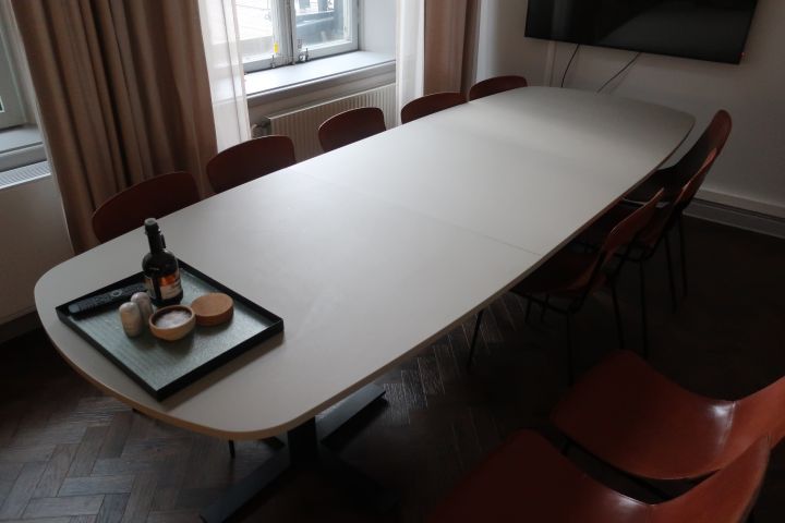 719170-6 Conference / dining table, Kinnarps