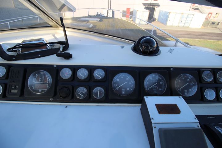 715959-25 Motorboat Ilver Big Game 45 -1987 (repair object)