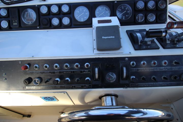 715959-28 Motorboat Ilver Big Game 45 -1987 (repair object)