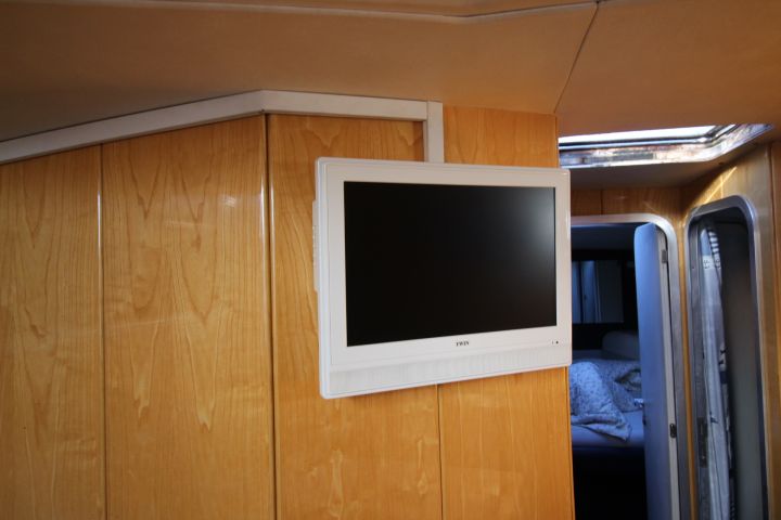 715959-48 Motorboat Ilver Big Game 45 -1987 (repair object)