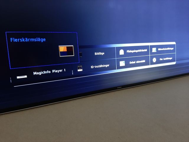 662001-3 TV / Monitor - Samsung QM85F 85 "(defective screen)