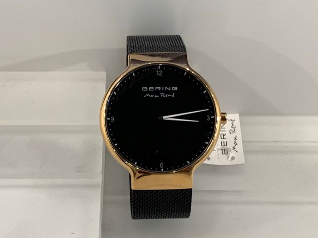 711352-1 New Bering Max René in gift / glass box