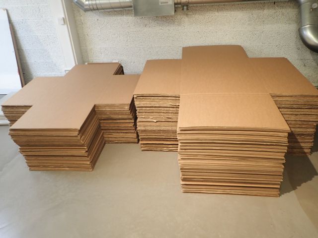 689004-1 Packing boxes paintings