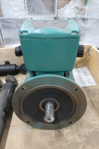 728868-2 Electric motor Leroy Somer Varmeca 33T 750