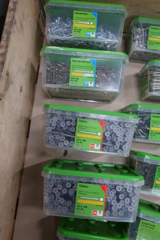 726556-2 Assortment with screw and screw accessories
