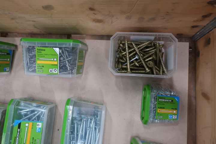 726556-13 Assortment with screw and screw accessories