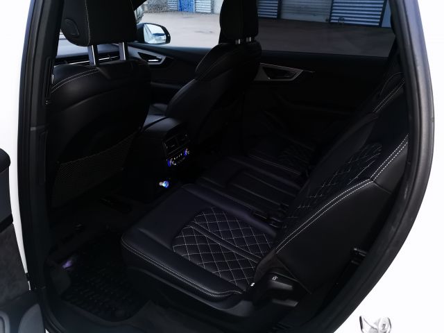 730242-22 Audi Q7 SQ7 4.0 TDI quattro (435hp) - 2018 (KEE275)