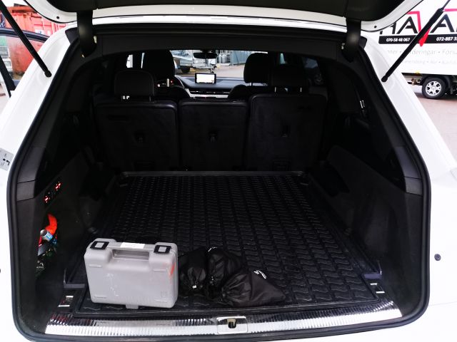 730242-34 Audi Q7 SQ7 4.0 TDI quattro (435hp) - 2018 (KEE275)