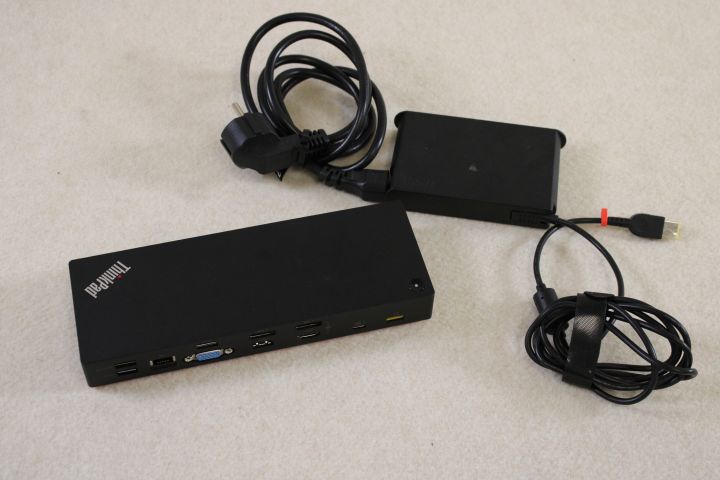 721254-10 2x Monitor - Lenovo ThinkVision incl. accessories