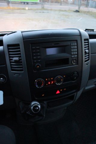 702361-34 Mercedes-Benz Sprinter 319 BlueTEC (190 hp, 108926 km) -2016