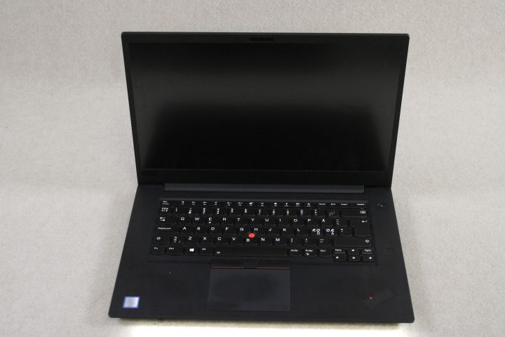 721188-2 Lenovo Thinkpad P1 (Gen 1) with hub and 2x monitors