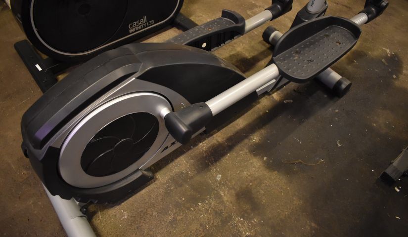685201-2 Crosstrainer - Axla