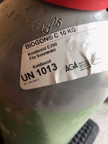 422552-2 Oöppnad tub 10 kg med kolsyra för öl/läskanläggning