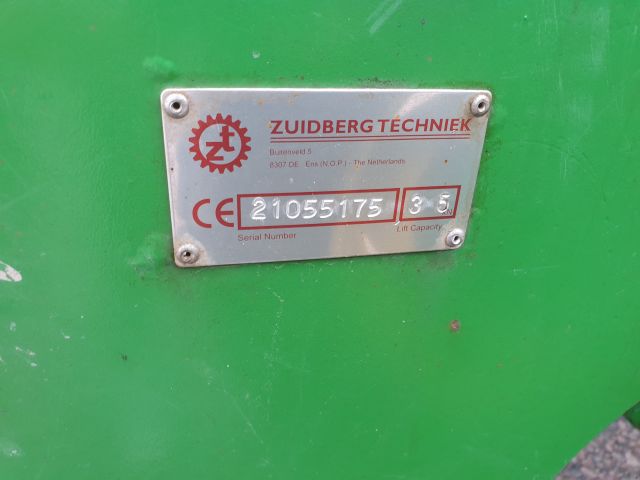 732154-14 John Deere 6110 SE 4WD 2002 with equipment (STG391)