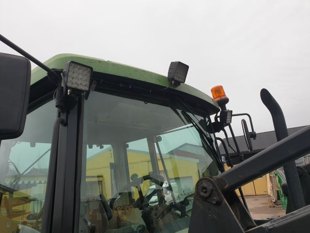 732154-23 John Deere 6110 SE 4WD 2002 with equipment (STG391)