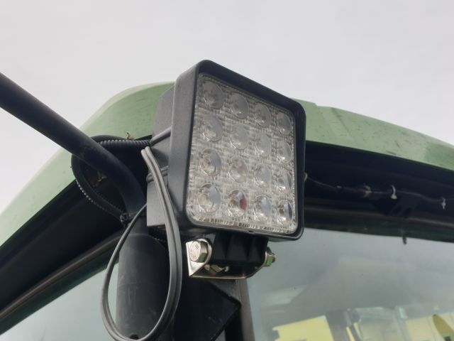 732154-24 John Deere 6110 SE 4WD 2002 with equipment (STG391)