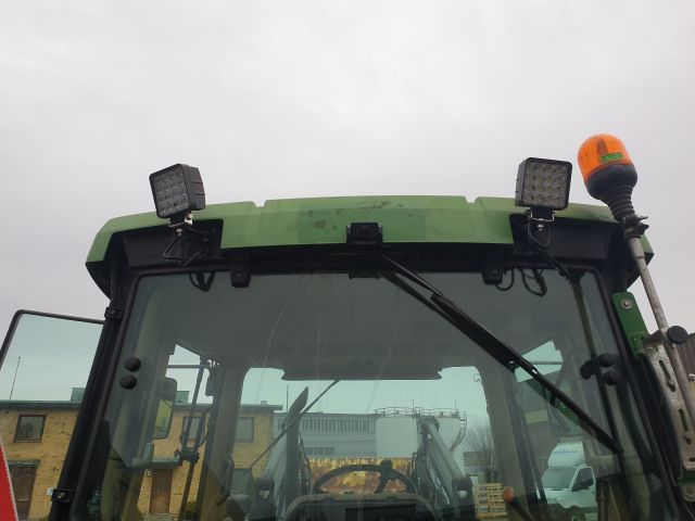 732154-26 John Deere 6110 SE 4WD 2002 with equipment (STG391)