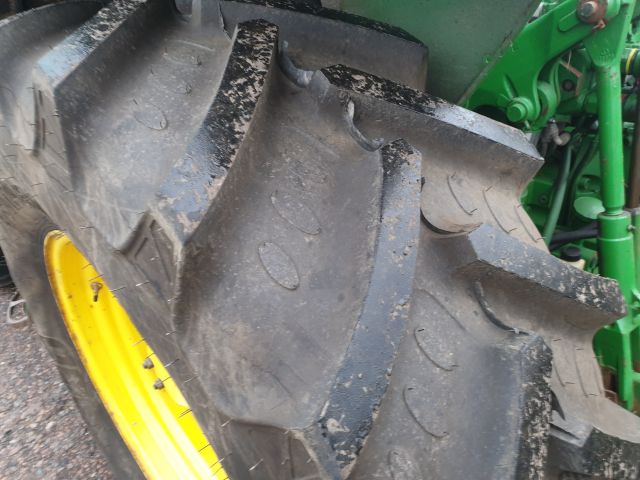 732154-28 John Deere 6110 SE 4WD 2002 with equipment (STG391)