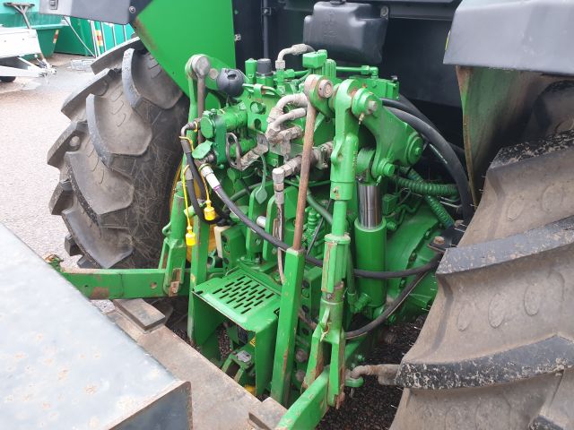 732154-31 John Deere 6110 SE 4WD 2002 with equipment (STG391)