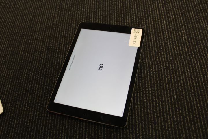 730959-2 Tablets 2 Apple iPad Air and iPad mini 2