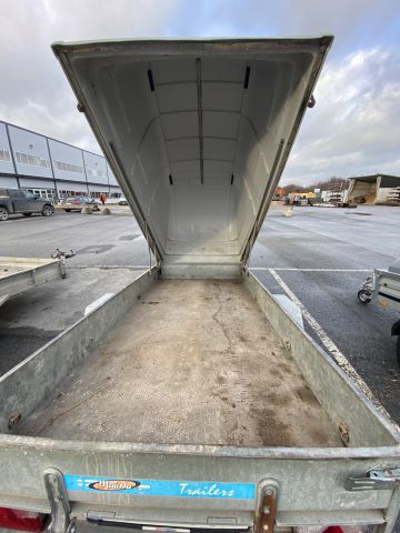 661484-18 Trailer with cover - Majava M 2526 LJ - CWJ099