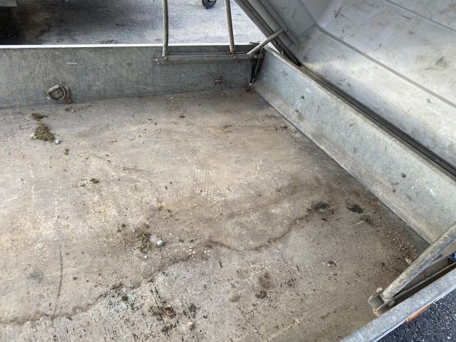 661484-23 Trailer with cover - Majava M 2526 LJ - CWJ099