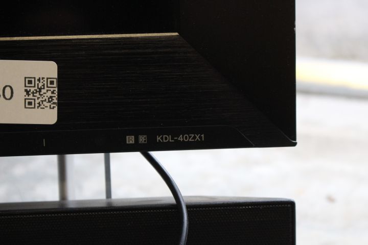 731580-2 LED TV Sony Sony KDL-40ZX1 40 "with soundbar