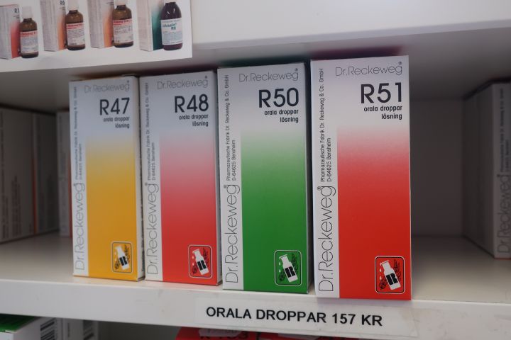 732935-8 Assortment of homeopathic drops etc., i.a. Dr. Reckeweg, Herbalists. Approx: 260 products