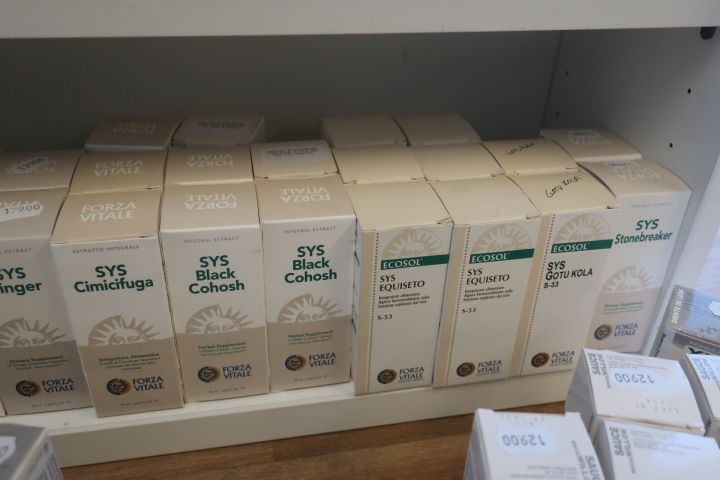 732935-14 Assortment of homeopathic drops etc., i.a. Dr. Reckeweg, Herbalists. Approx: 260 products