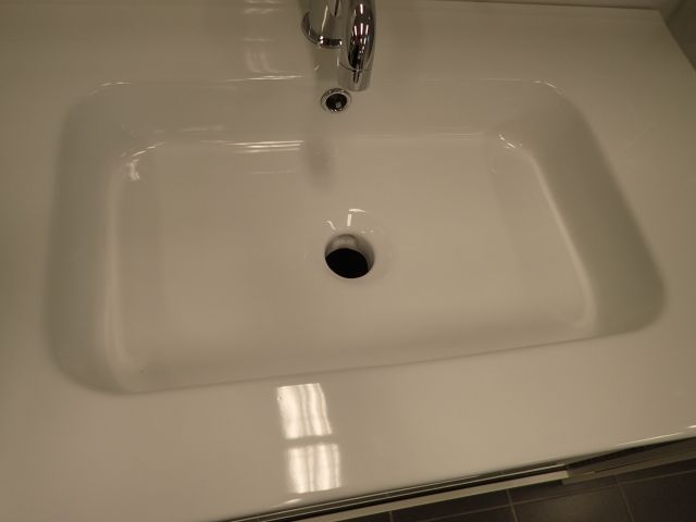 576498-3 Badrumsinredning Milano högblank vit 80cm