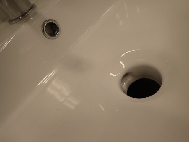 576498-4 Badrumsinredning Milano högblank vit 80cm