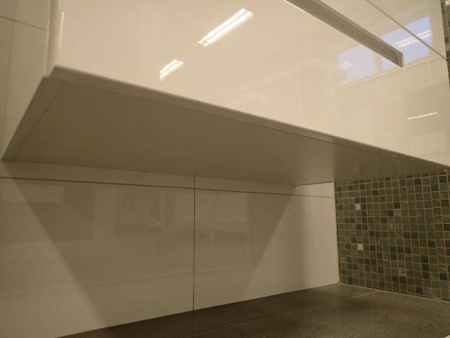 576498-8 Badrumsinredning Milano högblank vit 80cm