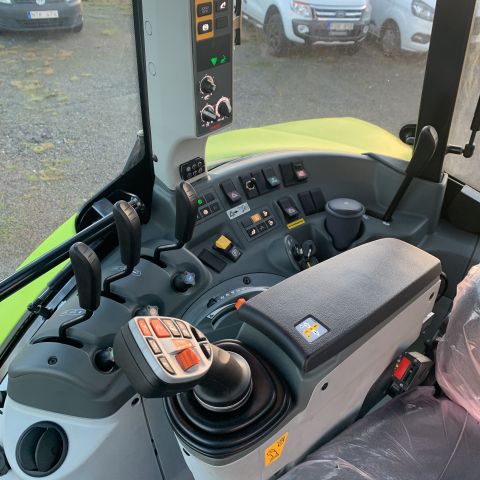 731639-19 Tractor with front loader Claas Arion 440 -2019 (4WD, 272h)
