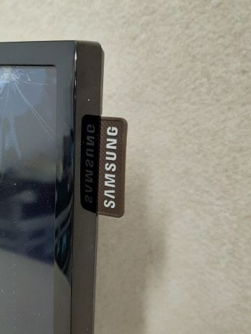 661984-11 TV / Monitor x3 - Samsung 49 "2pcs & Samsung 32" 1st (defective screens)