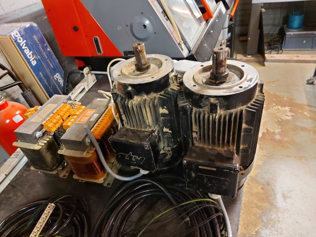 733834-7 Cutter EMCO MC 90