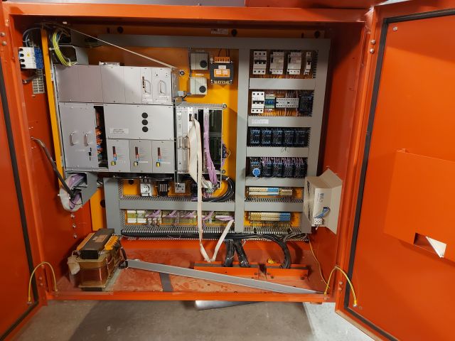 733835-7 Milling machine EMCO MC 90