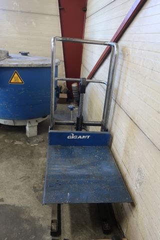 718439-3 Gigant lift truck, 400kg