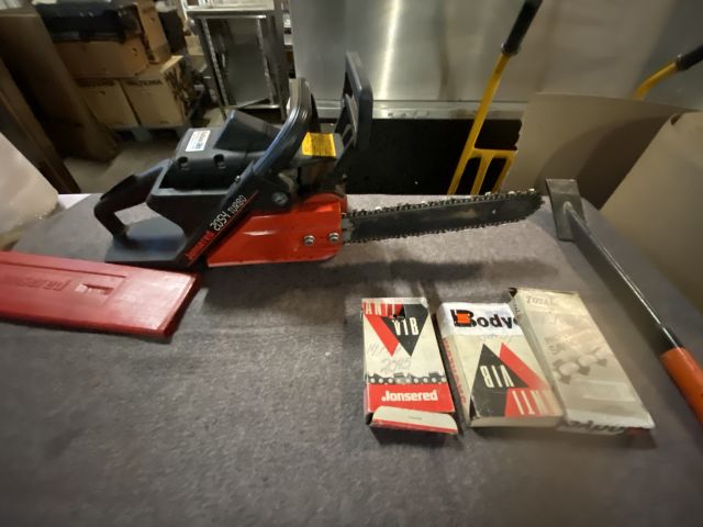 734108-5 Jonsered 2054 Turbo chainsaw + screwdriver