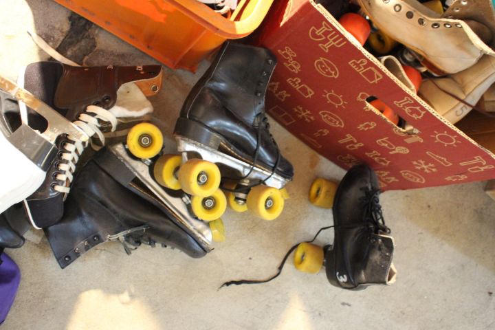 716202-8 Skis, salomon, roller skates, rollerblades, skates etc.